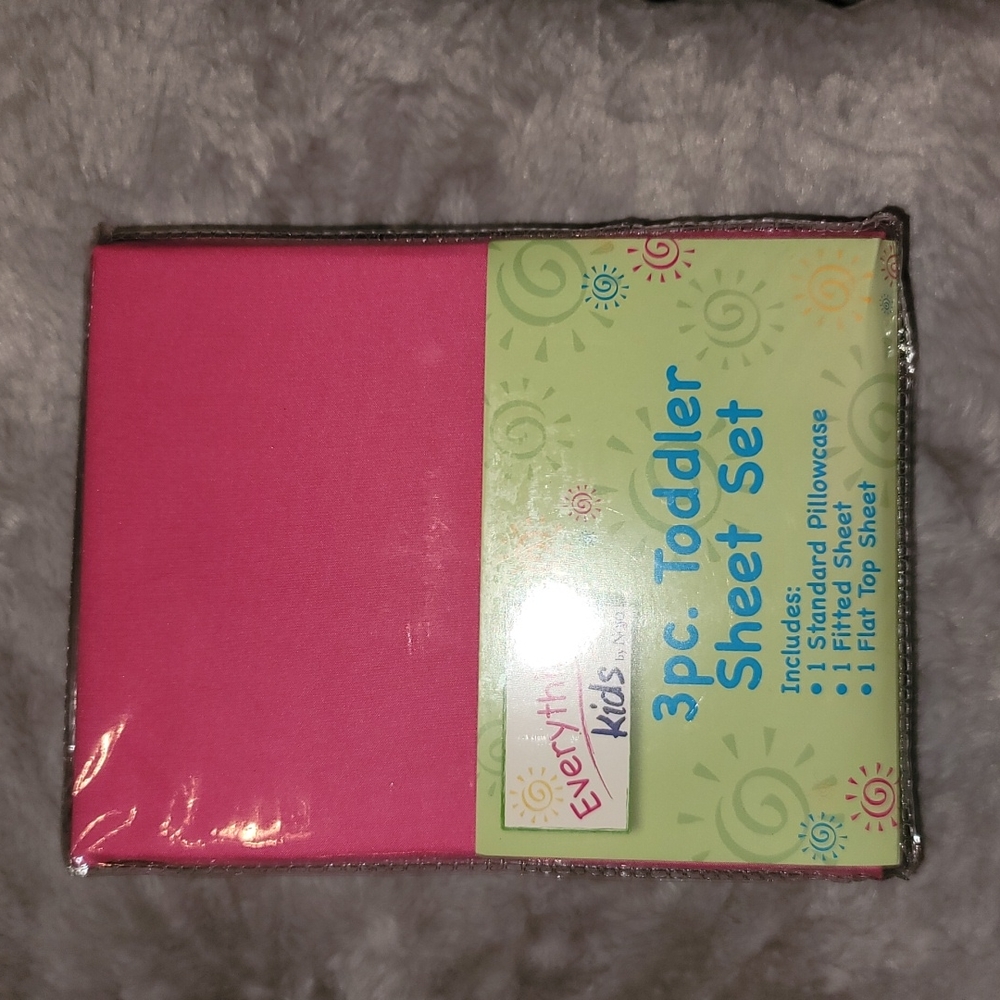 Toddler sheet set